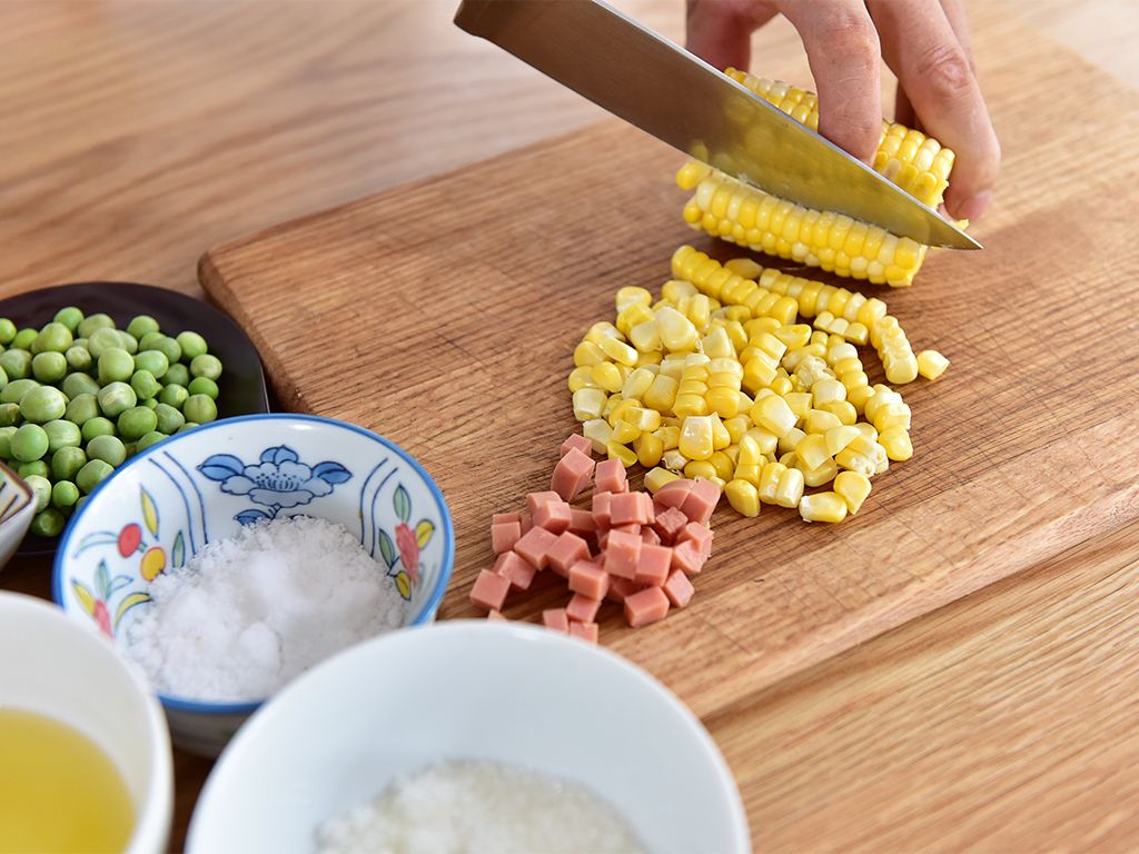玉米火腿的做法步骤【图文】_好看又好吃的家常美味怎么做好吃_美食圈(meishiq.com)